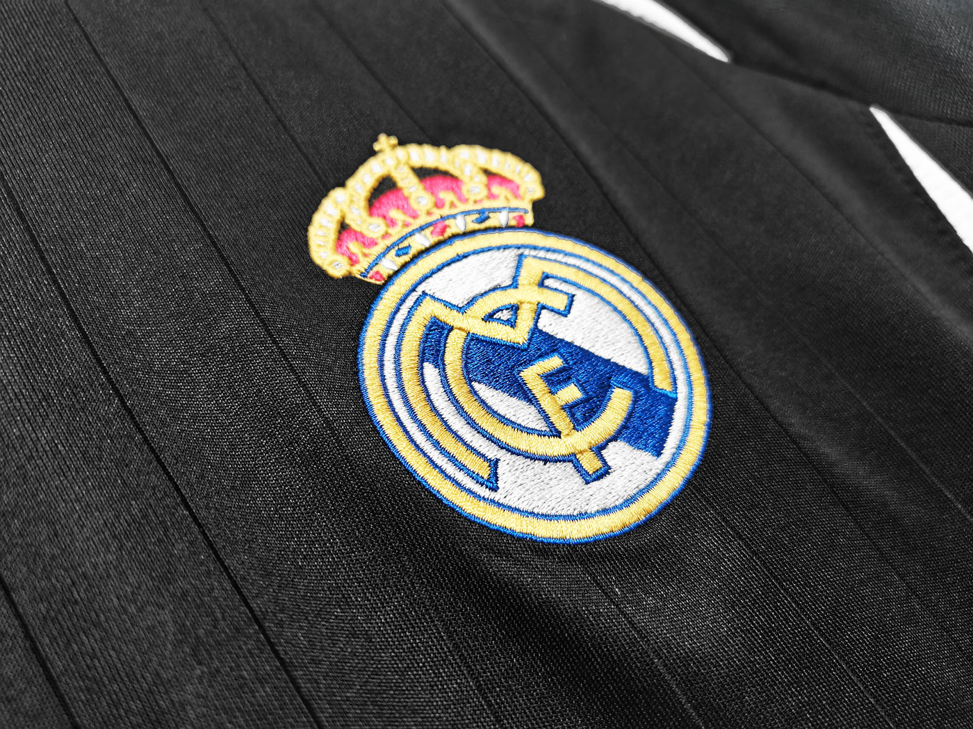 Real Madrid's Retro 2006/07 Second Away (Fan)