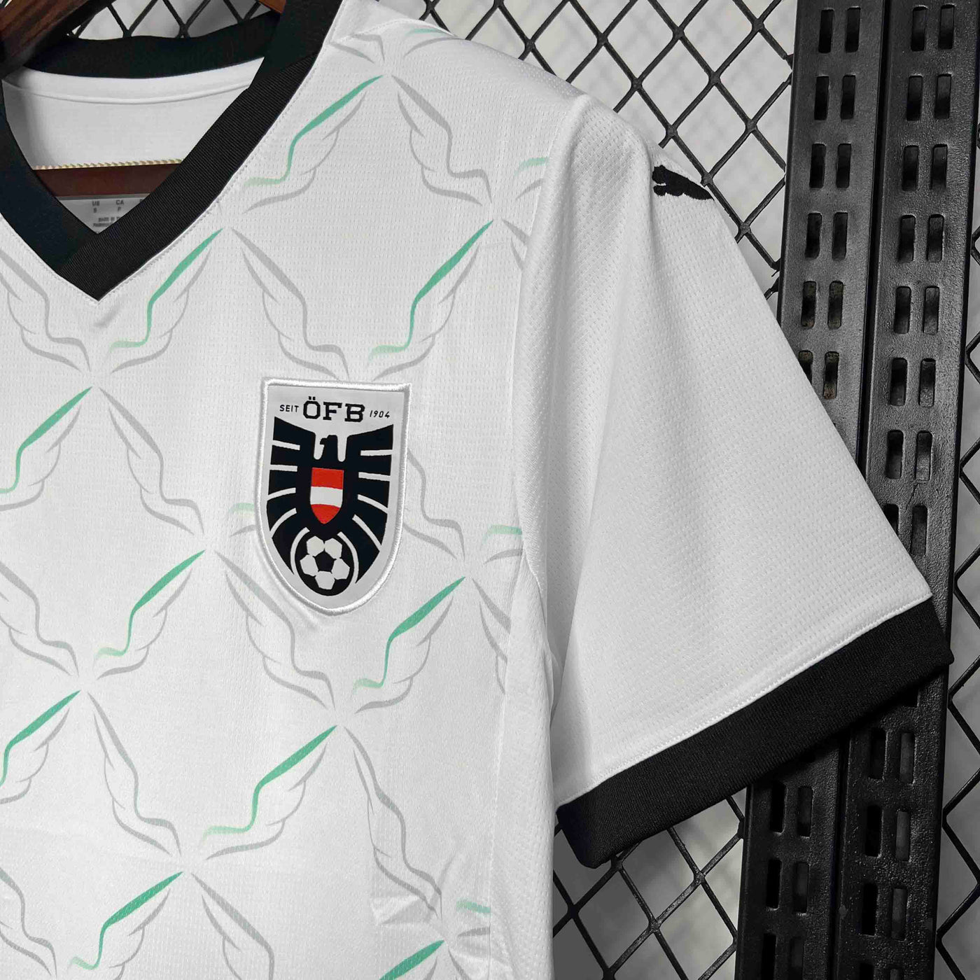 Austria Euros 24/25 Away (Fan), Badge