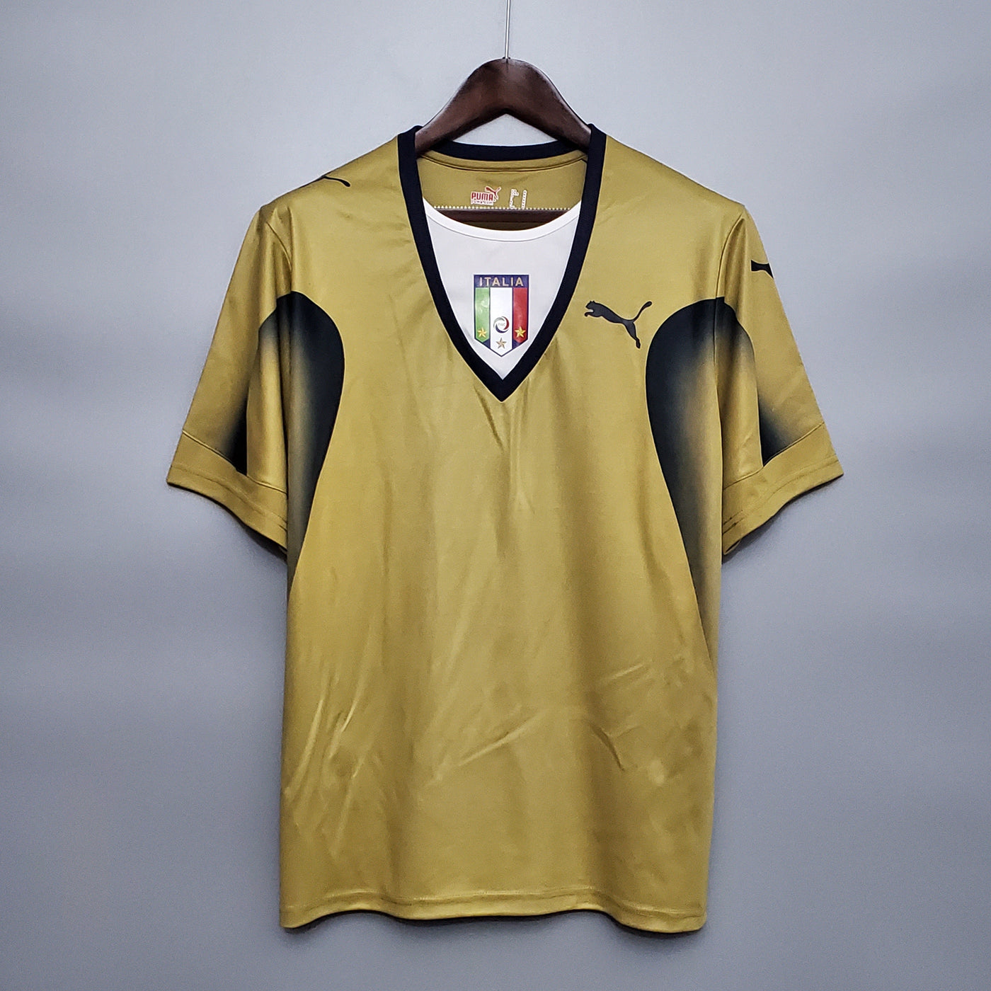 Italy Retro 2006 Golden (Fan)