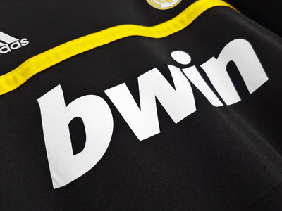 Real Madrid Retro 2011/2012 Goalkeeper Black (Fan)