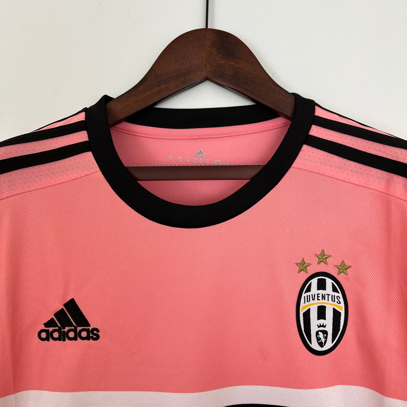 Juventus Retro 15/16 Away (Fan)
