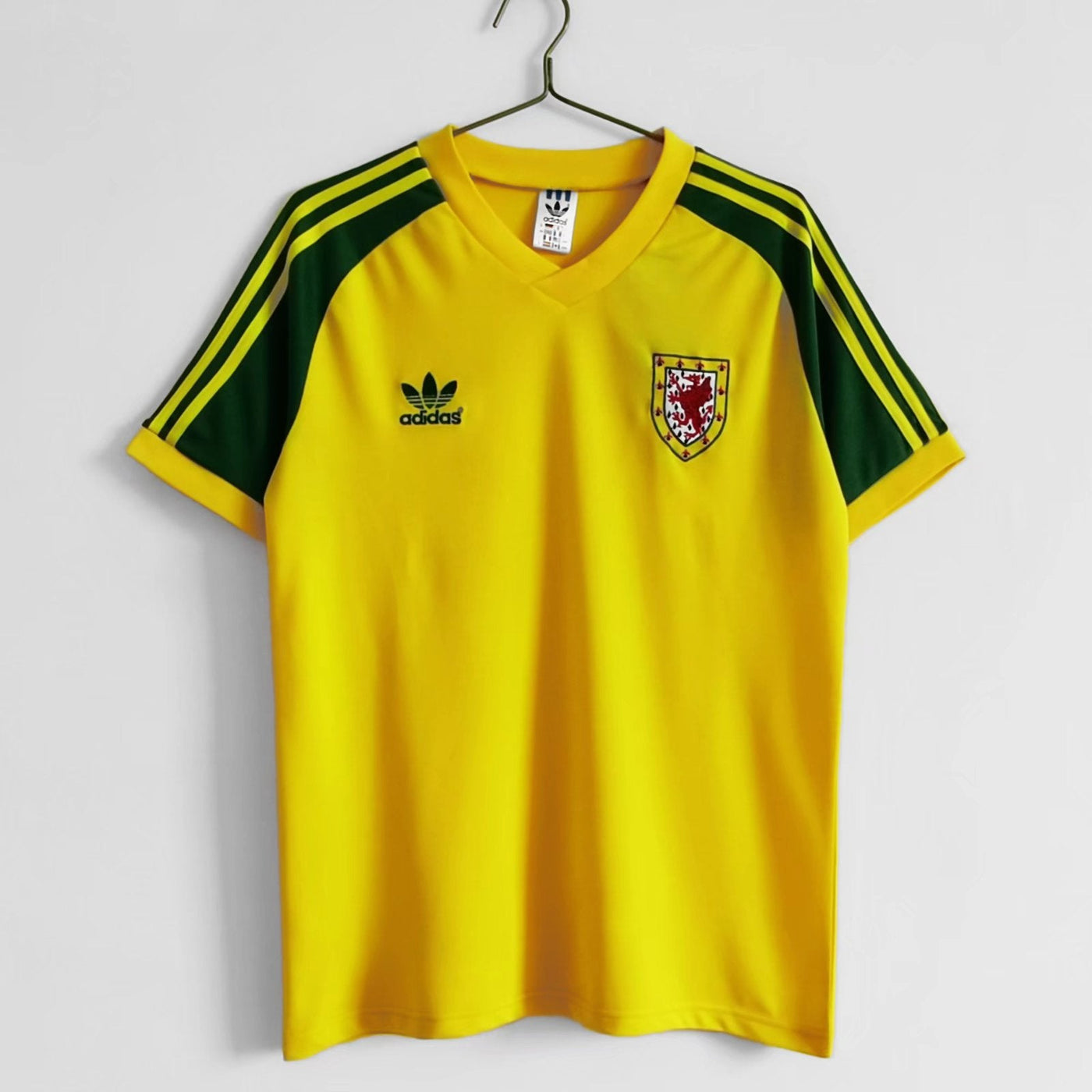 Wales Retro 1982 Away (Fan)