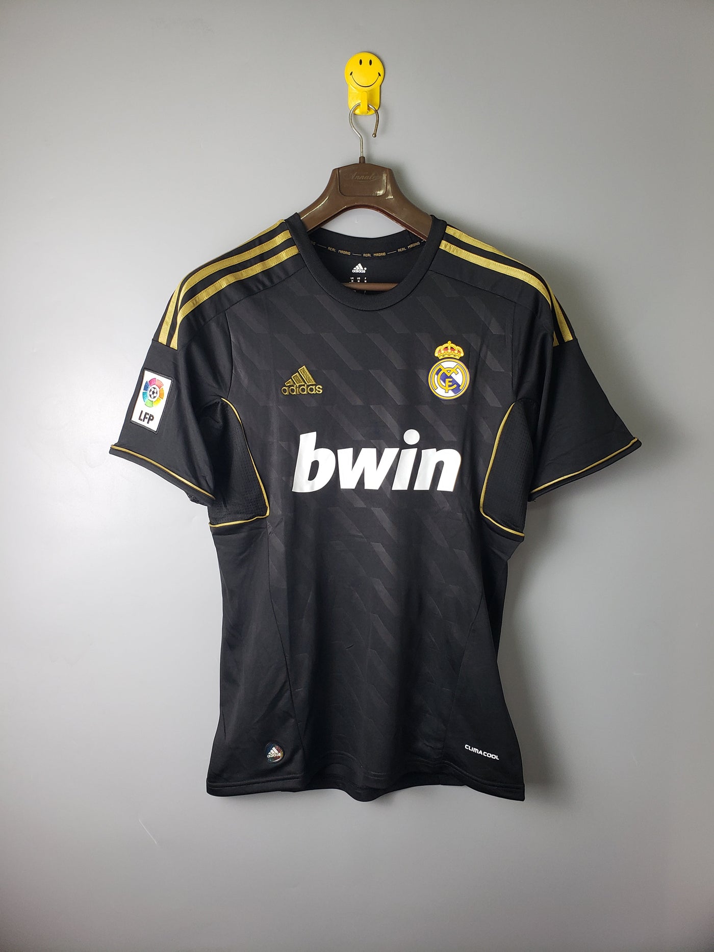 Real Madrid Retro 2012 Black (Fan)