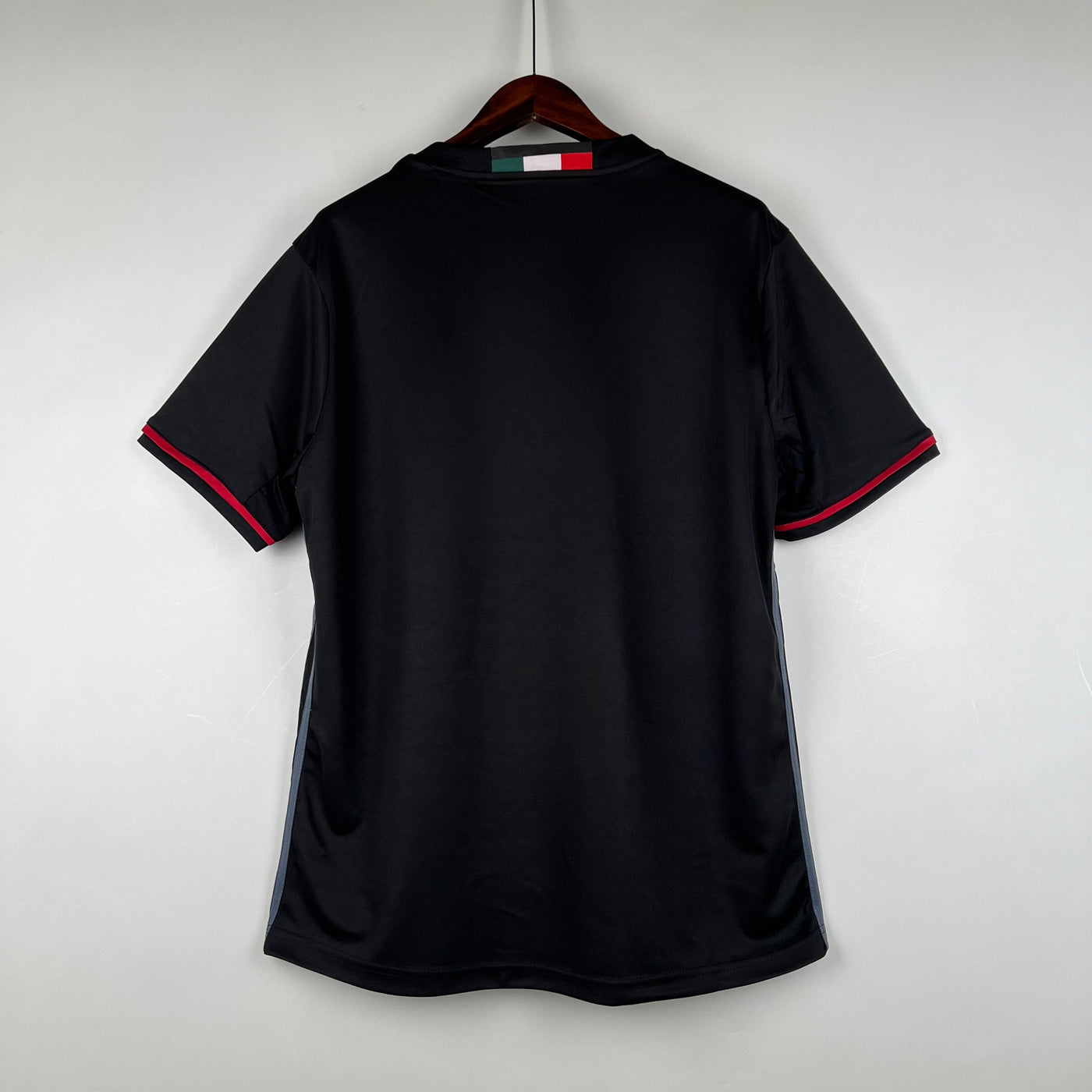 AC Milan Retro 16/17 Home (Fan)