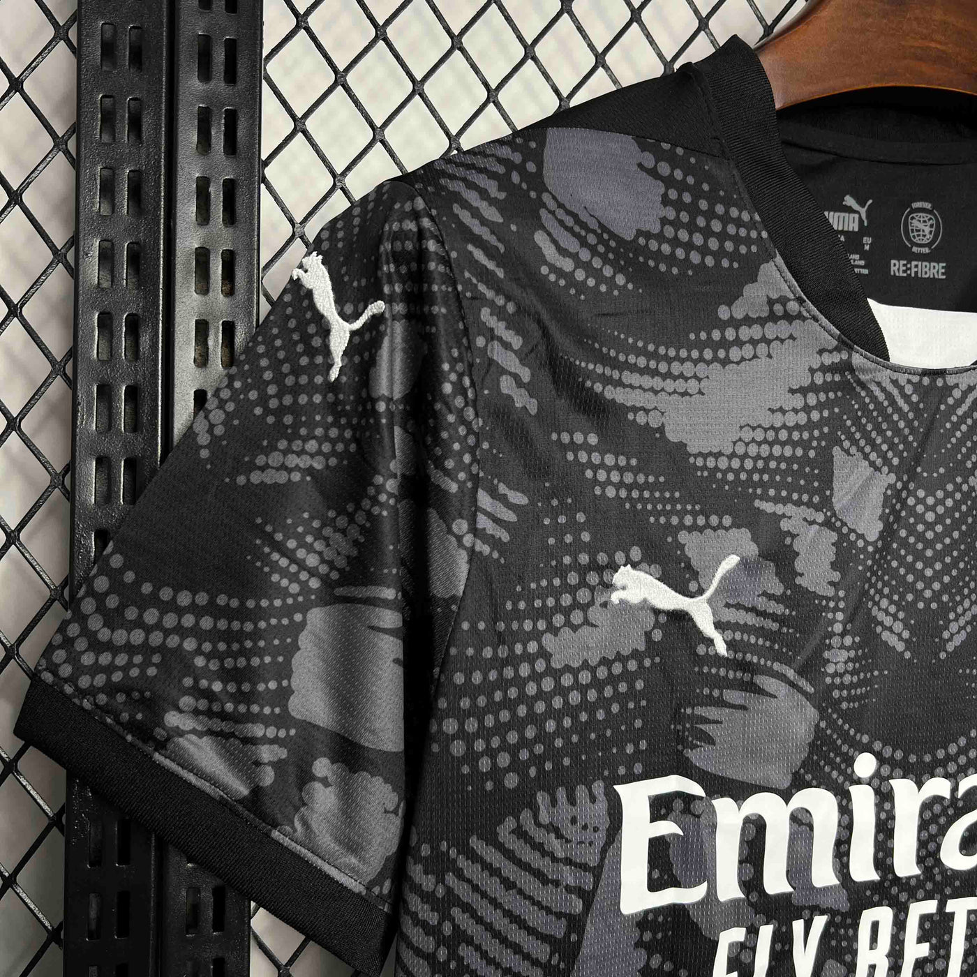 AC Milan 24/25 Goalkeeper Kit (Fan)