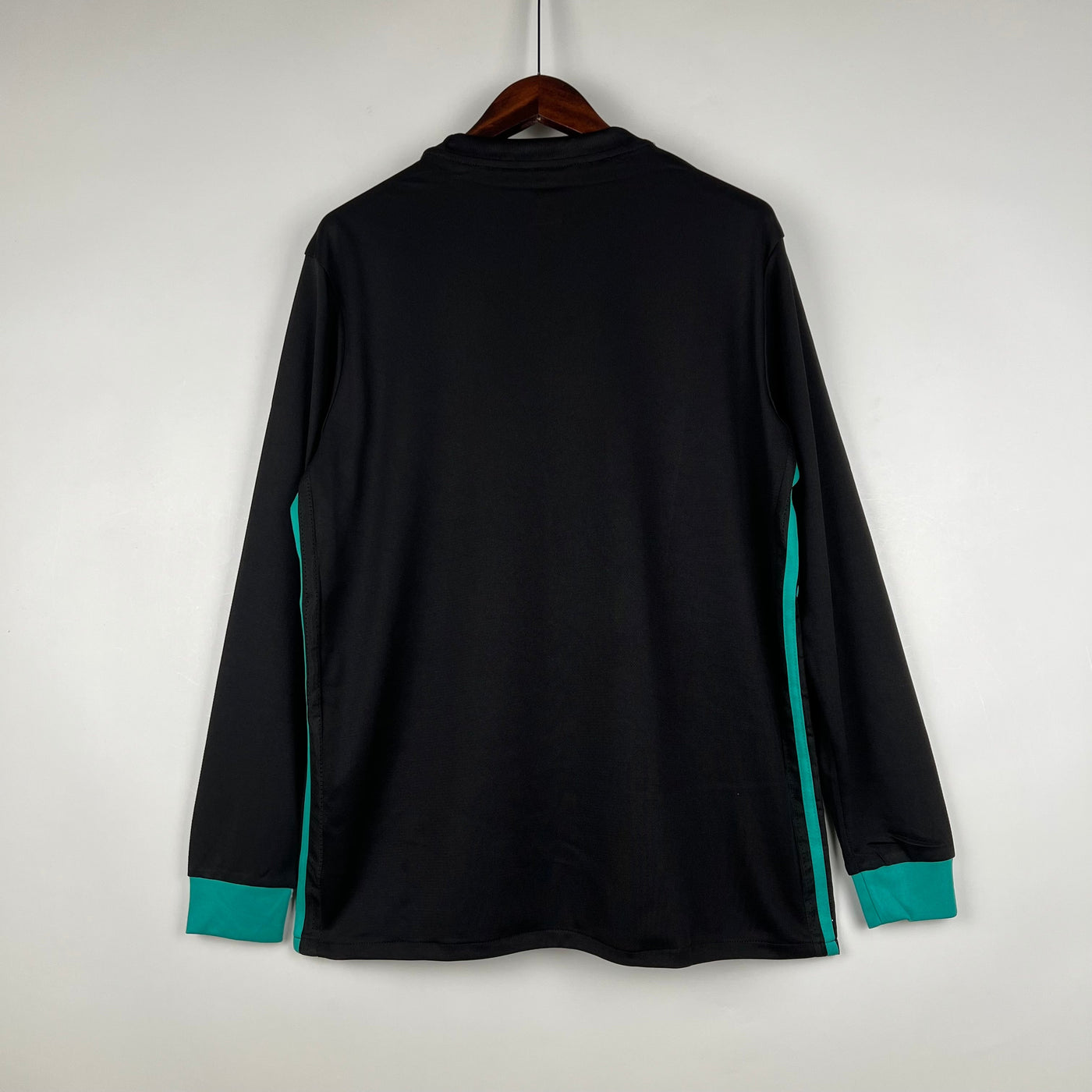 Real Madrid Retro 17/18 Long-Sleeve Away (Fan)