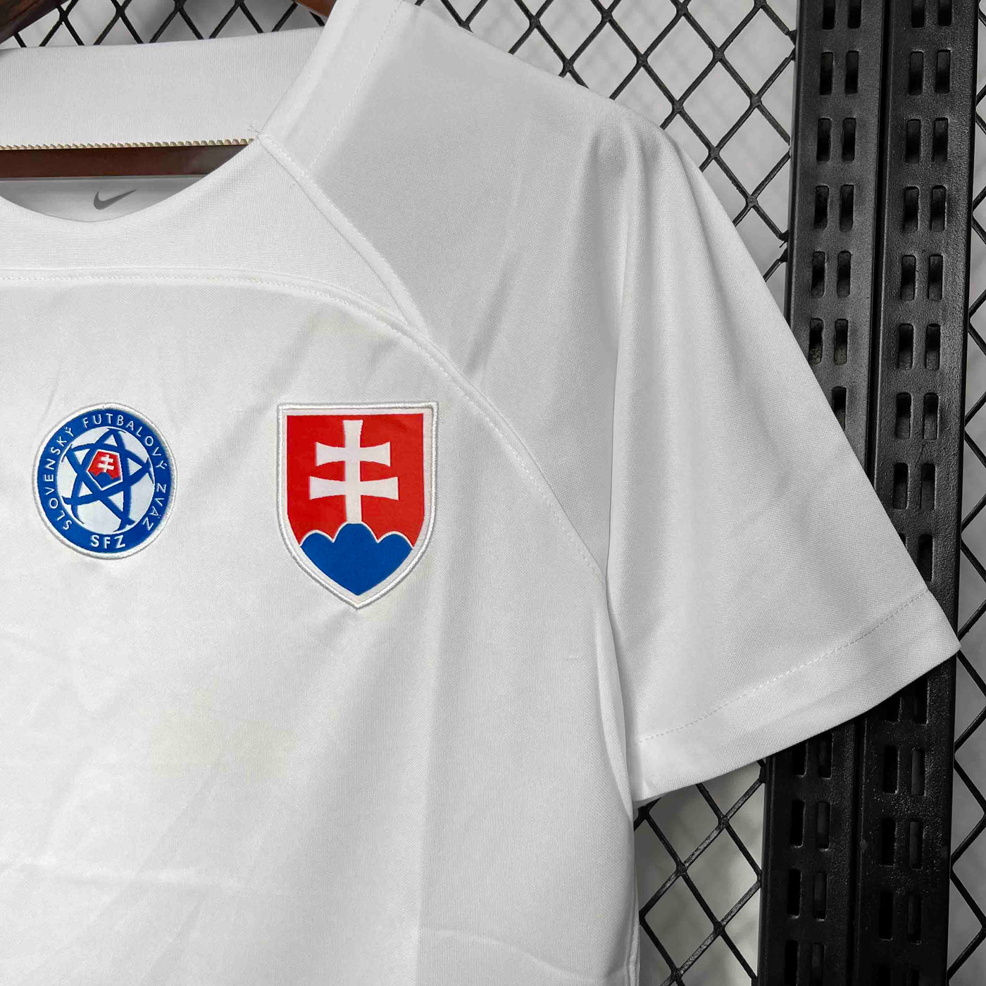 Slovakia Euros 24/25 Away (Fan), Badge