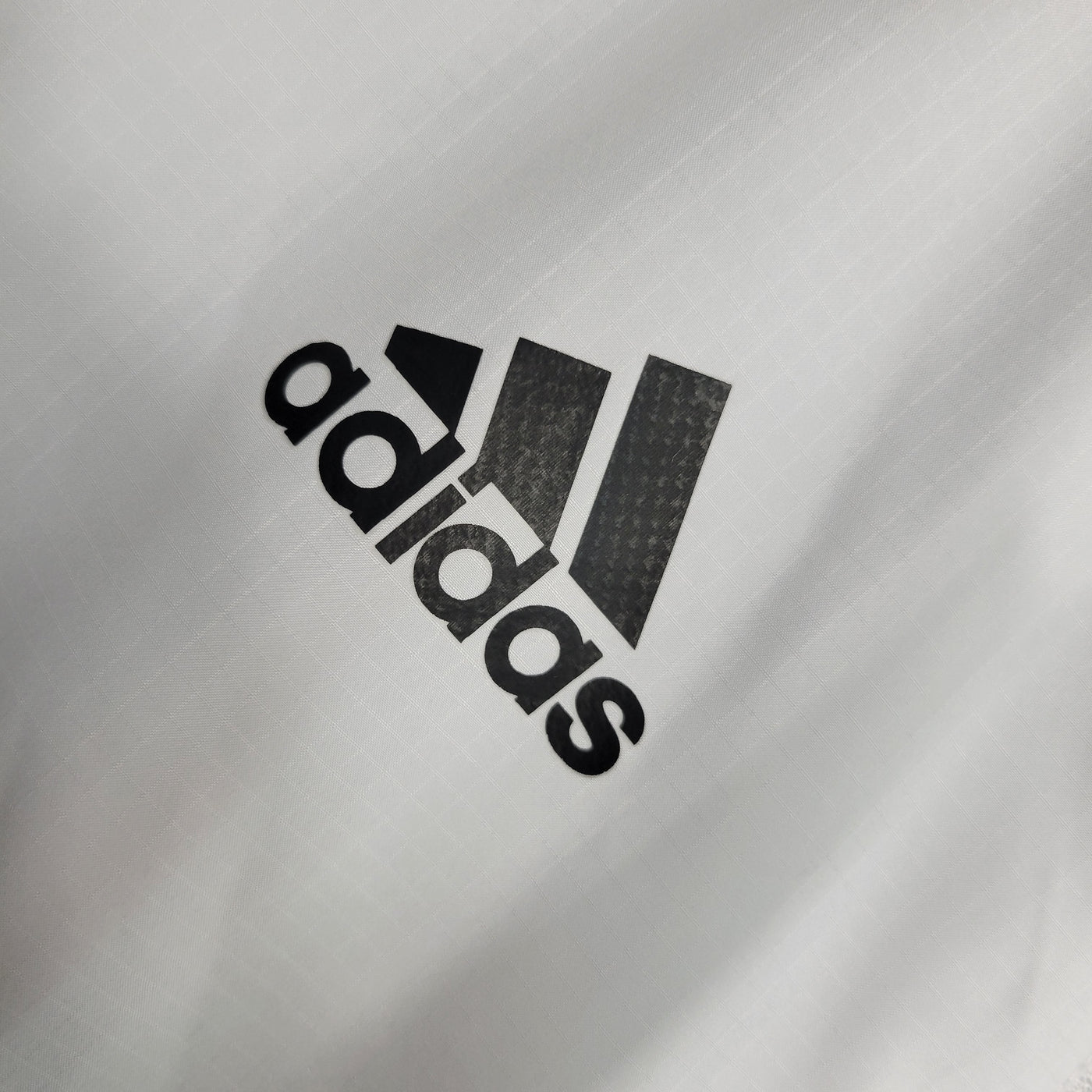 Real Madrid 23/24 Windbreaker (Fan)
